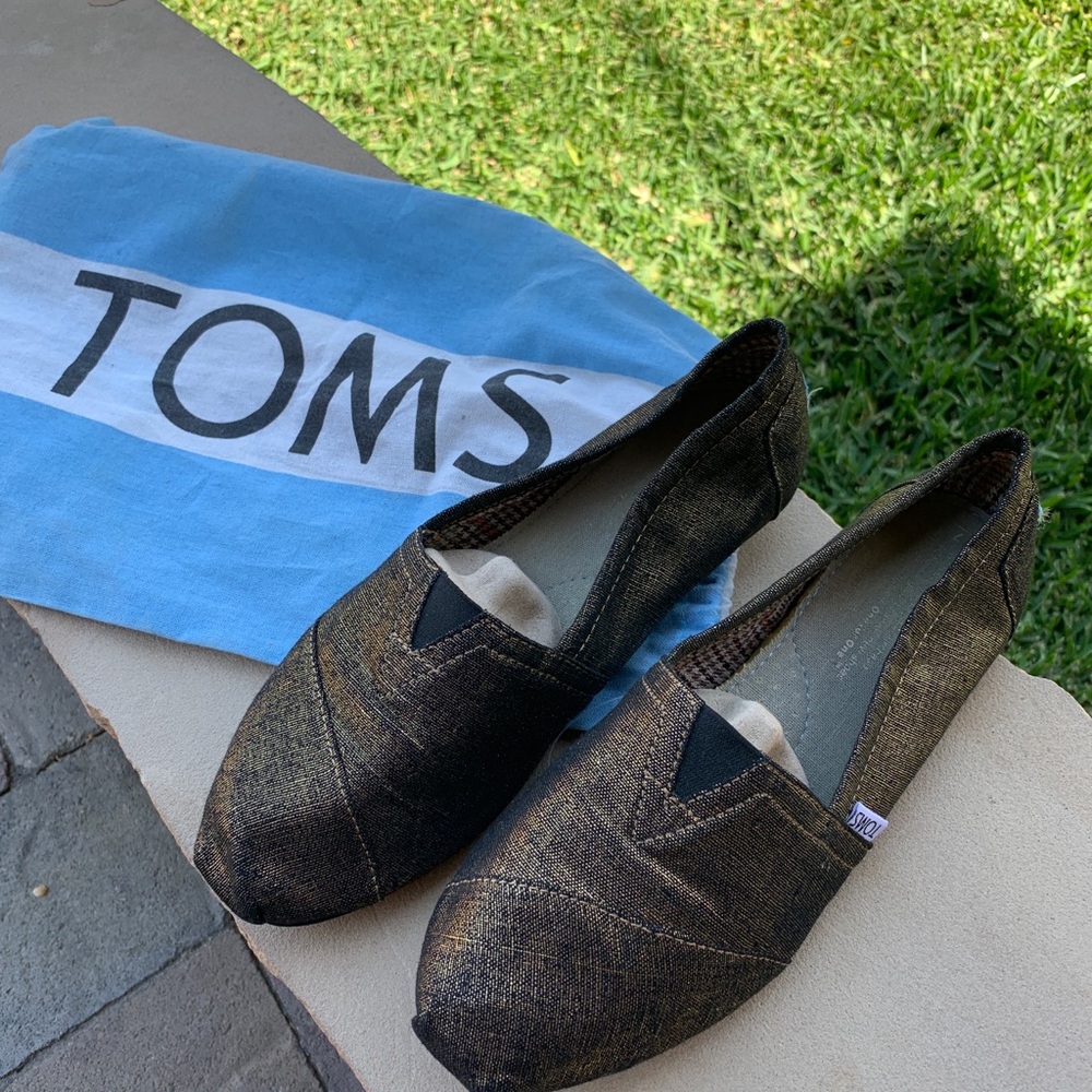 Tom’s Shoes